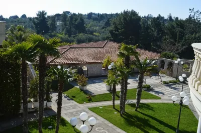 호텔 파르코 세로네 Palazzo de Mattis 주변 호텔