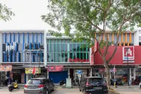 RedDoorz @ Garden Boulevard Citra Raya Tangerang Hotels in Panongan