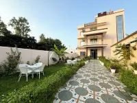 Wanna Stay Ayodhya - 2 stjerner