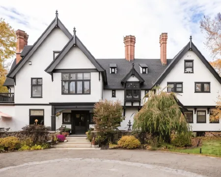 Manor House Inn Hotels in Norfolk