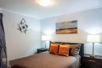 Bay View Rendezvous - Chic Getaway, Stunning Vistas