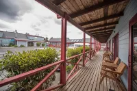 Adventure Lodge and Motels and Tongariro Crossing Track Transport Hotel a National Park