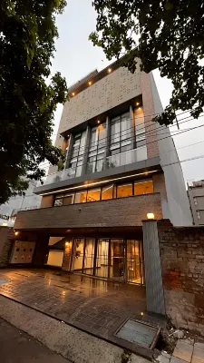 IP Royal Hotel - New Delhi Hôtels à proximité de la Anand Vihar