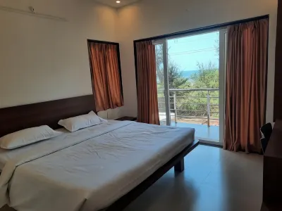Raapan Beach Resort Hotels near Talashil Beach