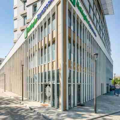 Holiday Inn Express And Suites Reims Rives De Vesle Hotel Exterior