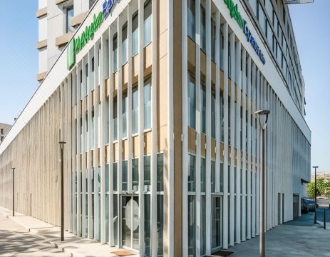 홀리데이 인 익스프레스 앤드 스위트 랭스