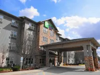 Holiday Inn Express & Suites Chicago West-Roselle فنادق في Carol Stream