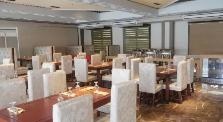 Big 8 Corporate Hotel Digos Отели в г. Дигос