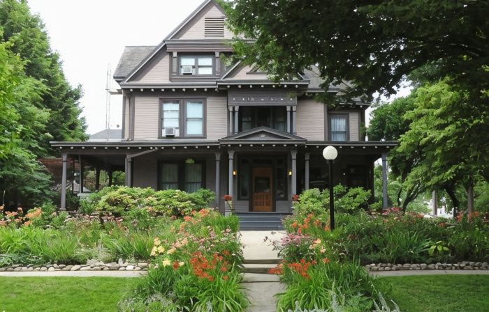 Champaign Garden Inn