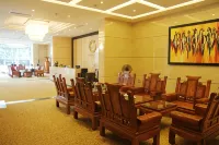 Golden Quang Tri Hotel - parking