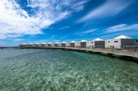 Sandies Bathala Hotel a 