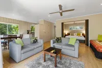 Broad Leaf Villas