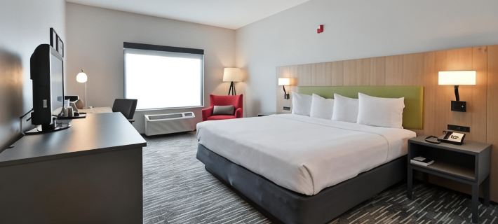 Country Inn & Suites by Radisson, Bloomington-Normal Airport, IL Hotels in Bloomington