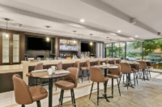 Sonesta Hotel Baltimore Inner Harbor