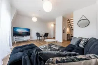 Artdesign - Box Spring - Netflix - Zwischen MA und HD - Netflix - 8 Personen Hotels in Hockenheim