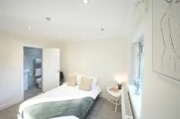 The Close Airport Hotels in Harlington