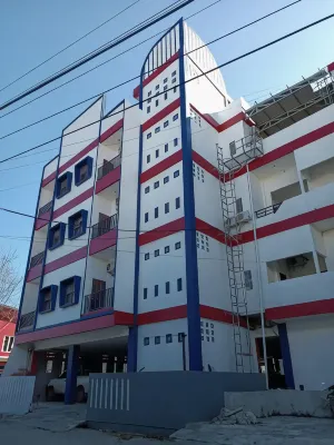Her Mandiri Guest House Hotel dekat Perumahan Bukit Batakan Permai Blok B1 No.8