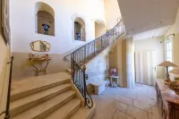 Domaine des Escaunes فنادق في Ledenon