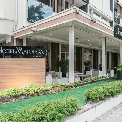 Hotel Majorca Hotele w pobliżu Mojito Beach Riccione