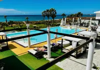 Hotel LIVVO Budha Beach - Kolam Renang