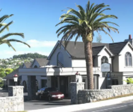 Lodge Bordeaux Hotels in 