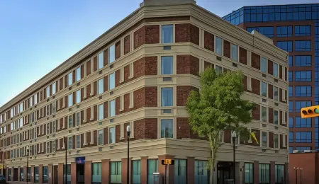 Quality Inn & Suites Regina Downtown Отели рядом с достопримечательностью «Университет Реджайна»