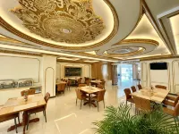 Atiyan Hotel Syariah 부키팅기 호텔