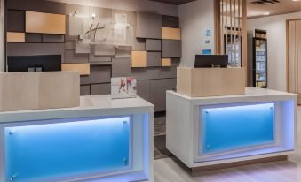 Tru by Hilton Edmonton Windermere