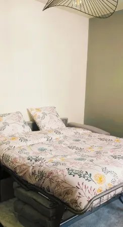 Magnificent studio near town center Отели в г. Перигё