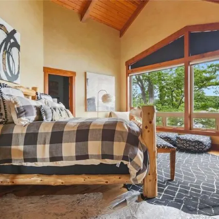 Hot Springs Lakeside Bar, Fire Pit, 3 King Beds, 3.5 Baths, Bunk Room