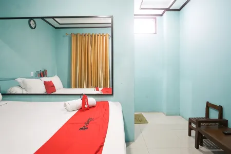 RedDoorz Near Mikie Holiday Funland Berastagi