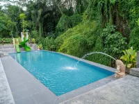 By the River Cottage with Private Warm Pool Hotels in Sendangadi