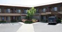 Days Inn by Wyndham Rocklin/Sacramento - parking