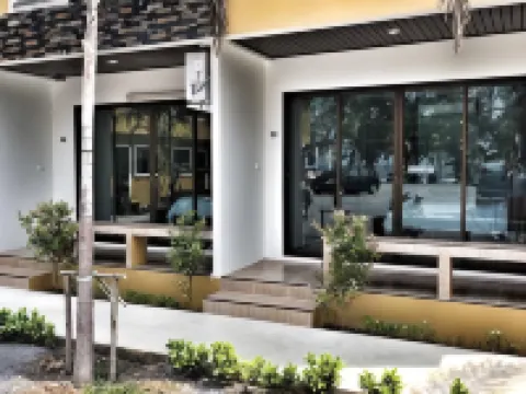 Yellow House Rayong โรงแรมใกล้คลองเพ