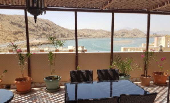 Al Ayjah Plaza Hotel