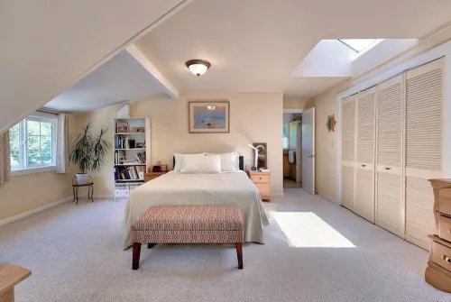 Bright and quiet 2-bed home next to the Point Reyes National Seashore.