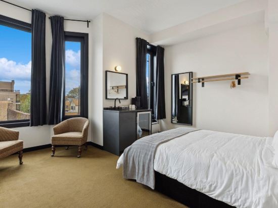 Logan Square SRO Hotel