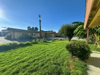 Royal Inn and Suites - 2-Star