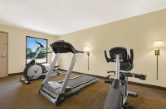 Super 8 by Wyndham Oxford