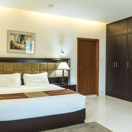 The Avenue Hotel & Suites