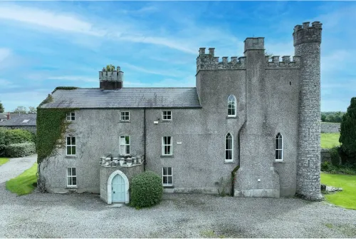 A castle with a rich heritage - Homestays