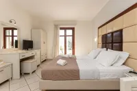 Plaka Hotel II