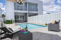 Poolside Sanctuary 4B 4B Heated Pool ,Jacuzzi 1Gb Internet. - Private Pools