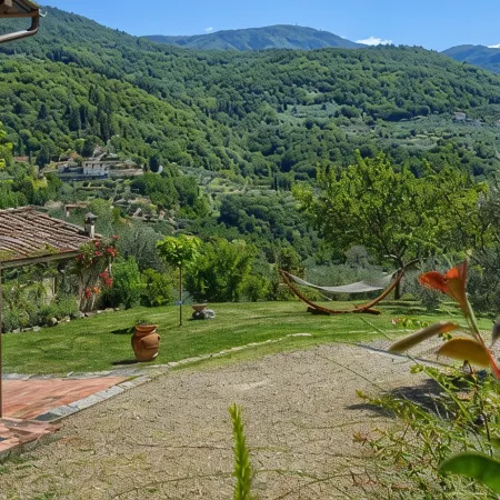Villa with private swimming pool on the Florentine hills 25 Km from Florence