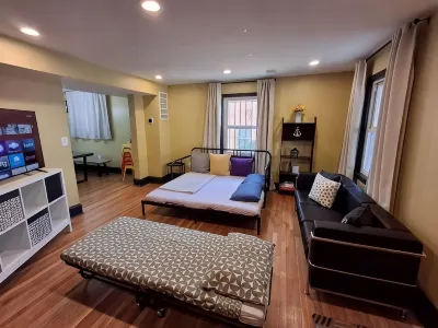 Spacious Charming DC Row House + Free Parking-Sleeps 17 Guests Hotels near Benning Park