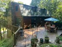 Cozy Mtn Log Cabin, wonderful views, 5 mins from Hayesville town sq, sleeps 8. - Wifi
