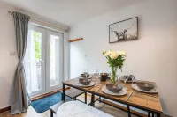 Stylish Garden Flat Near Loch Ness, Ideal for Families and Groups