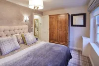 Host & Stay | Spyglass 1708 - Homestays
