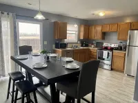 Nice 3 BDR 2 Bth house+Garage+Fenced backyard - Apartment