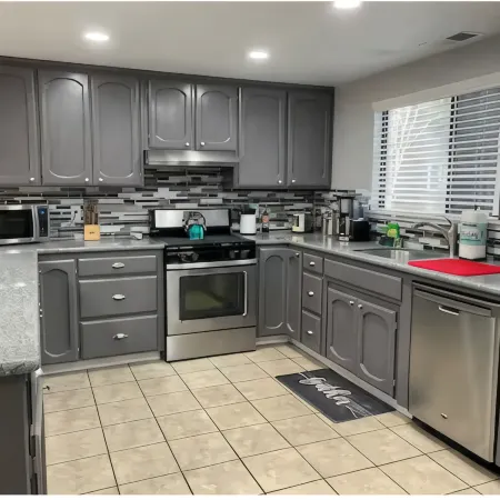 3-bedroom townhome in tranquil Modesto with AC